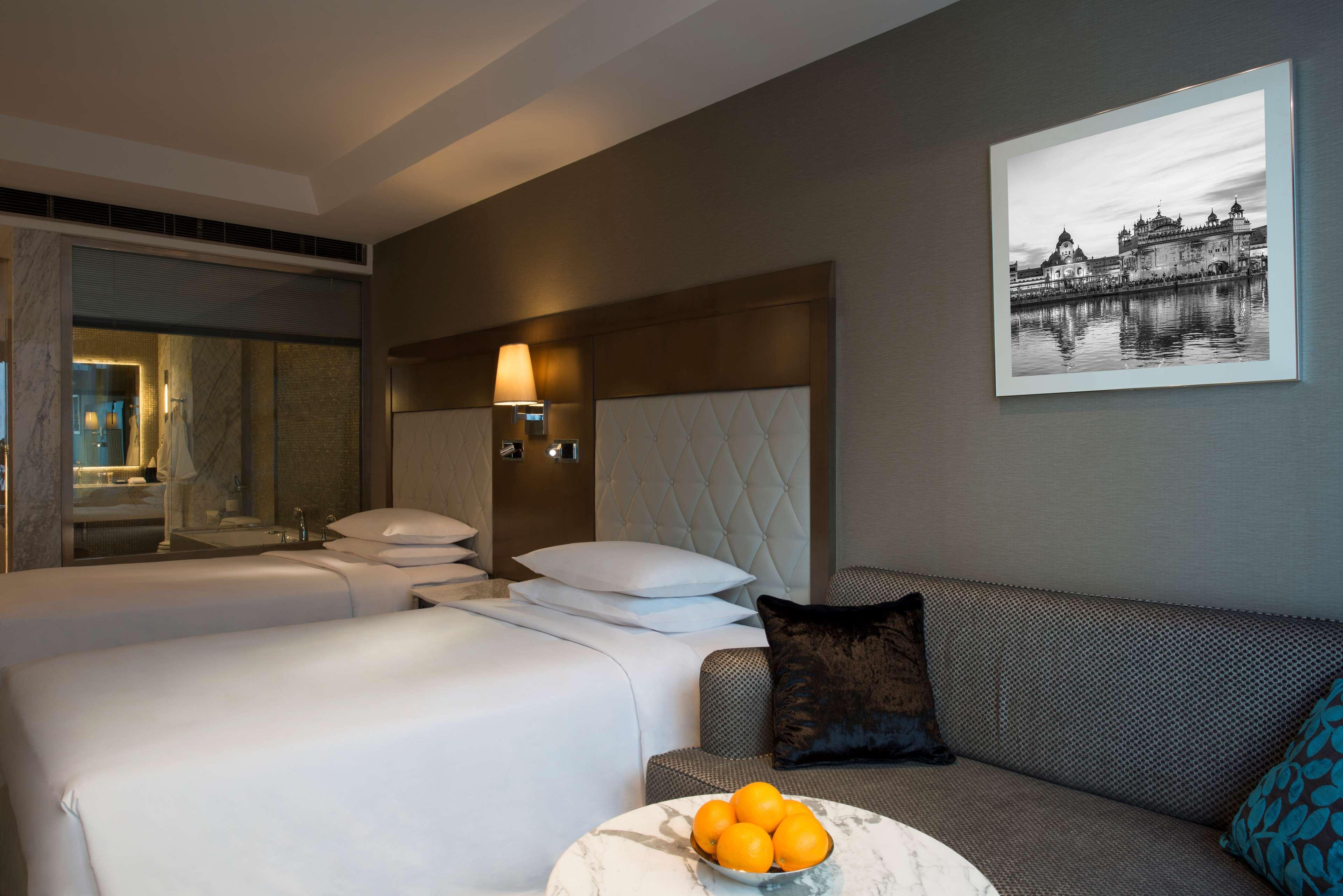 Hyatt Regency Ludhiana Hotel Kültér fotó